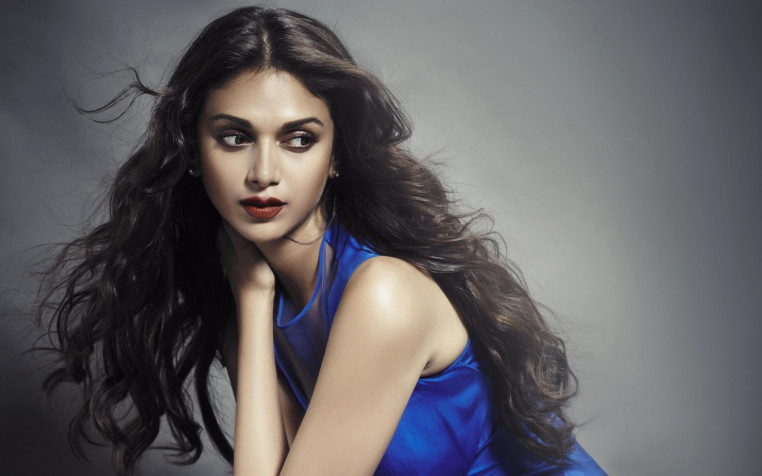 Aditi Rao Hydari Retina Widescreen Wallpaper 2880x1800px