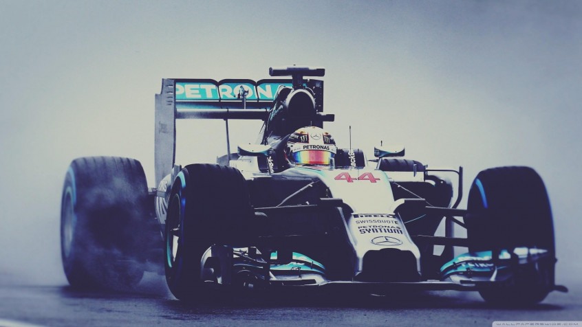 Lewis Hamilton 2k QHD Wallpaper 2560x1440px