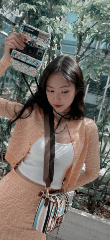 Son Na Eun Android Wallpaper Image 886x1920px