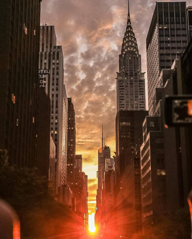 Manhattanhenge Phone Wallpaper 1500x1874px