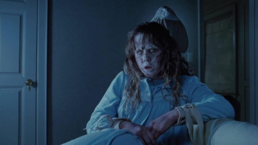 The Exorcist Regan Macneil Desktop HD Wallpaper 1600x900px