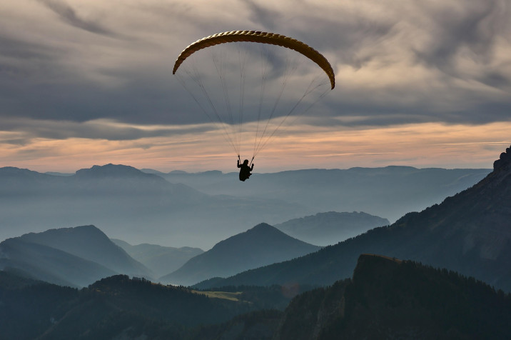 Paragliding Laptop Background 3840x2553px