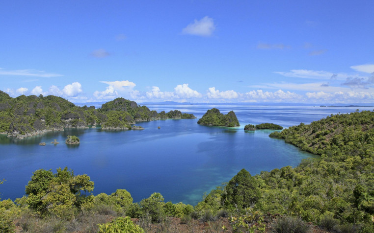 Raja Ampat Desktop HD Background 2560x1600px