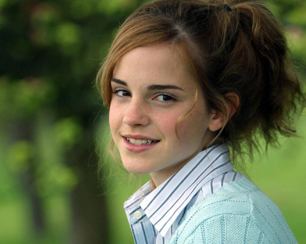 Emma Watson Background Image 1280x1024px