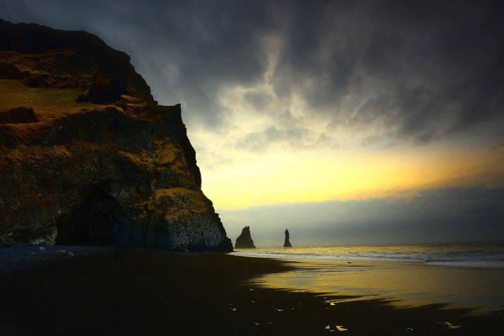 Reynisfjara Iceland Laptop Background 2048x1367px