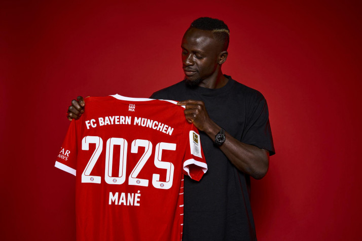 Sadio Mane Bayern Desktop HD Wallpaper 2048x1365px