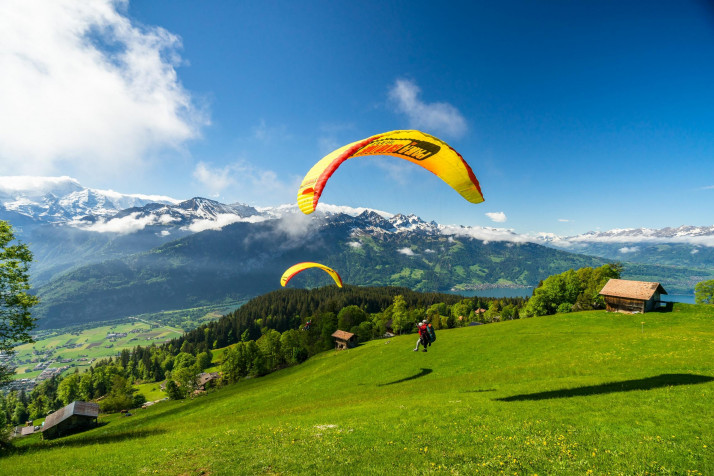 Paragliding Desktop HD Wallpaper 2560x1707px