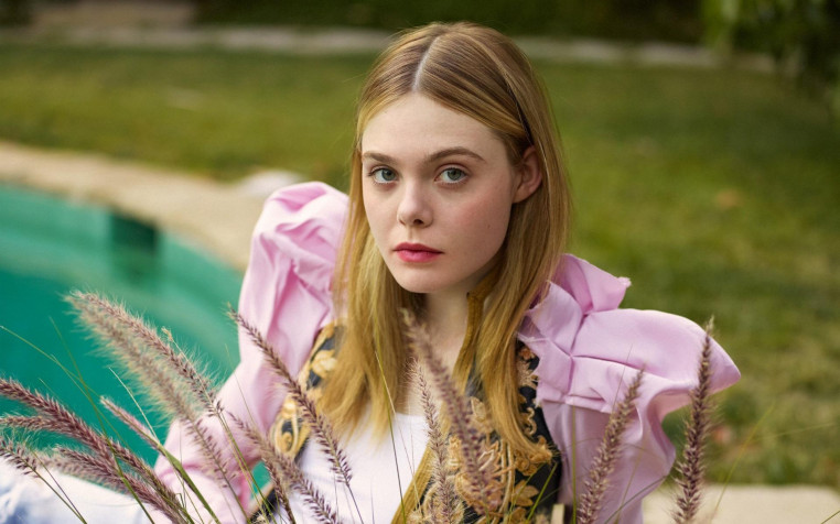 Elle Fanning Widescreen HD Wallpaper 1920x1200px