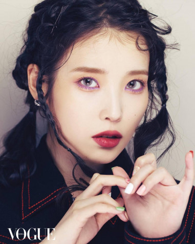 Iu Vogue Phone Background Image 1280x1600px