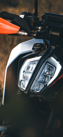 Ktm Rc 390 iPhone 14 Plus Wallpaper 1284x2778px