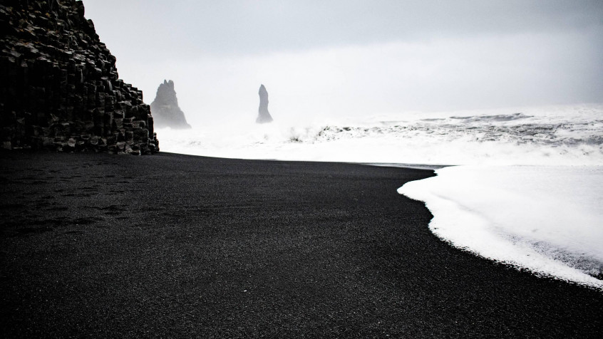 Reynisfjara Iceland 2k QHD Wallpaper 2560x1440px