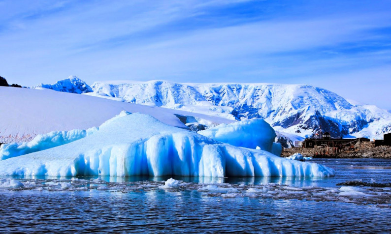 Antarctica Laptop Background 1600x960px