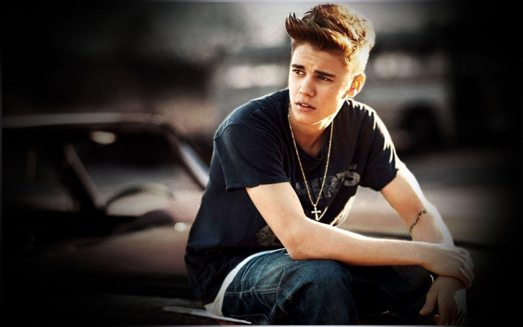 Cute Justin Bieber Widescreen HD Wallpaper 1920x1200px