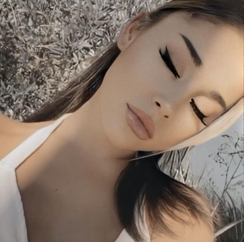 Cute Ariana Grande Laptop Background 1200x1190px