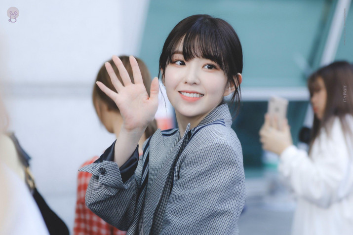 Baek Jiheon Laptop Wallpaper 2048x1364px