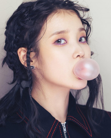 Iu Vogue Wallpaper for iPhone 1440x1800px