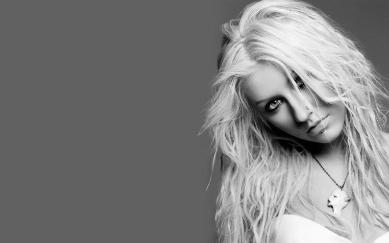 Christina Aguilera Widescreen HD Wallpaper 1920x1200px