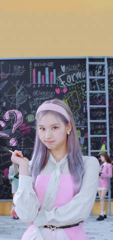 Minatozaki Sana Android Wallpaper 867x1832px