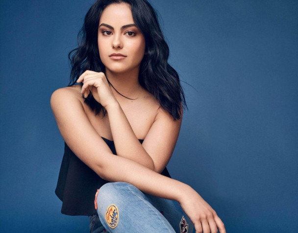 Camila Mendes Desktop Wallpaper 1600x1252px