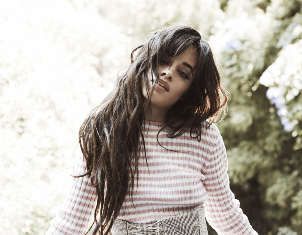 Camila Cabello MacBook Wallpaper 1920x1498px