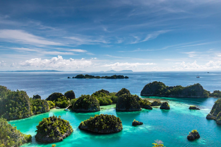 Raja Ampat Laptop Wallpaper 2400x1600px