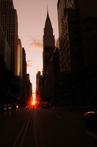 Manhattanhenge iPhone Background 1702x2560px