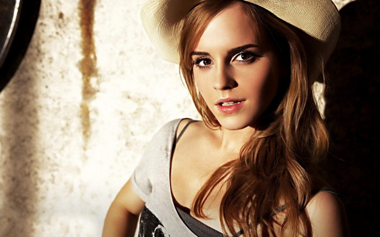 Emma Watson HD Background 1600x1000px