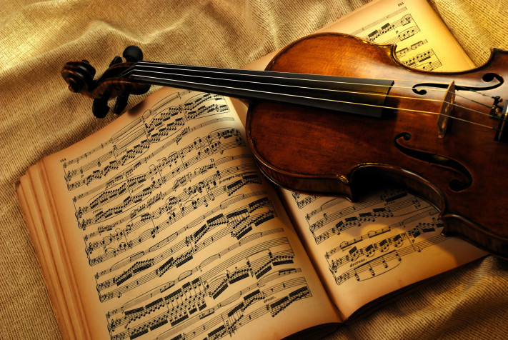 Violin Background Image 3872x2592px