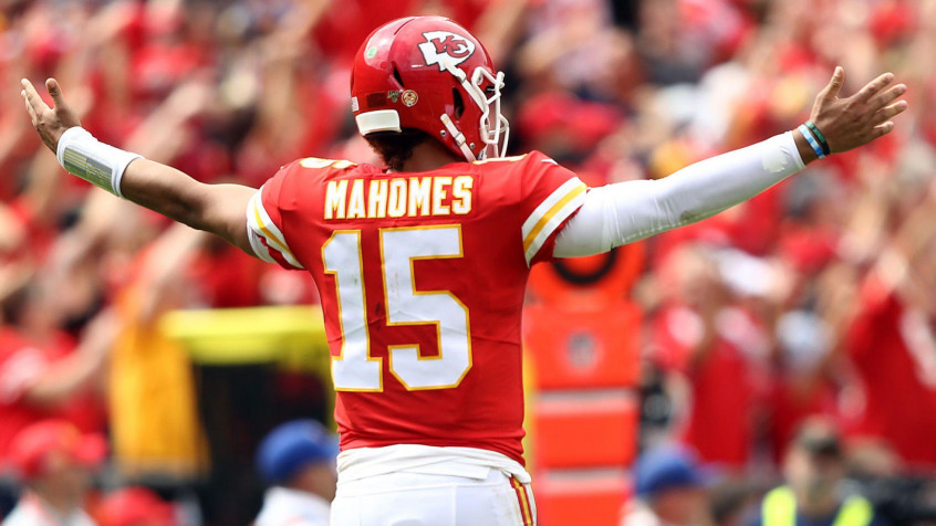 Patrick Mahomes Desktop Wallpaper 2048x1152px