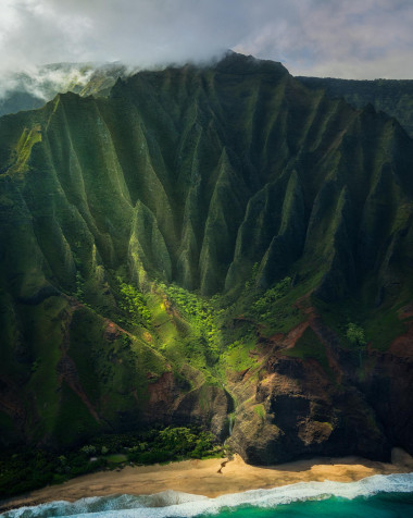 Na Pali Coast Phone Background 1600x2000px