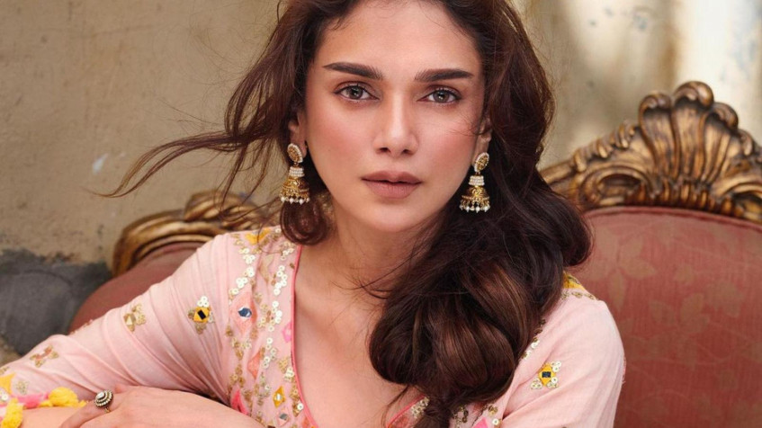 Aditi Rao Hydari Wallpaper Image 1600x900px