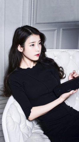 Iu Vogue Phone Background Image 1080x1920px