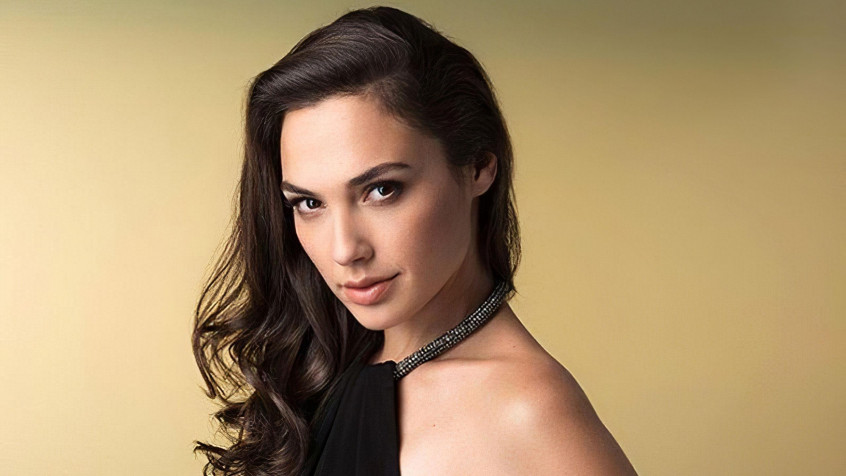 Gal Gadot 2k QHD Wallpaper 2560x1440px