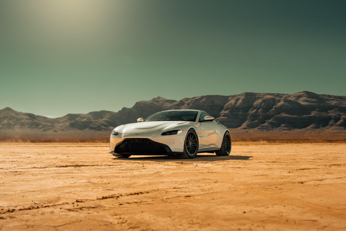 Aston Martin Vantage HD Background 6000x4000px