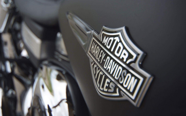 Harley Davidson Logo MacBook Wallpaper 1680x1050px