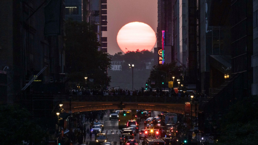 Manhattanhenge 2k QHD Wallpaper 2560x1440px