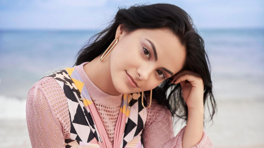 Camila Mendes 2k QHD Wallpaper 2560x1440px