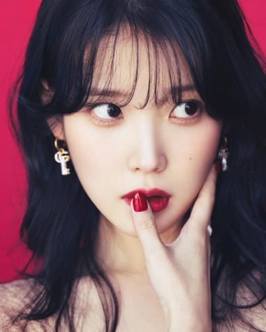 Iu Vogue Wallpaper for iPhone 1440x1800px