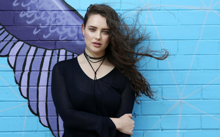 Katherine Langford MacBook Wallpaper 4660x2913px