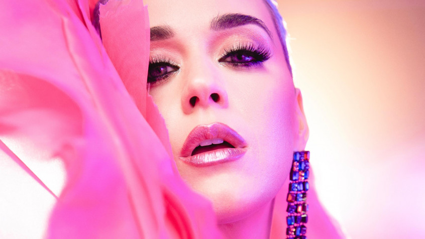 Katy Perry MacBook Wallpaper 2500x1406px