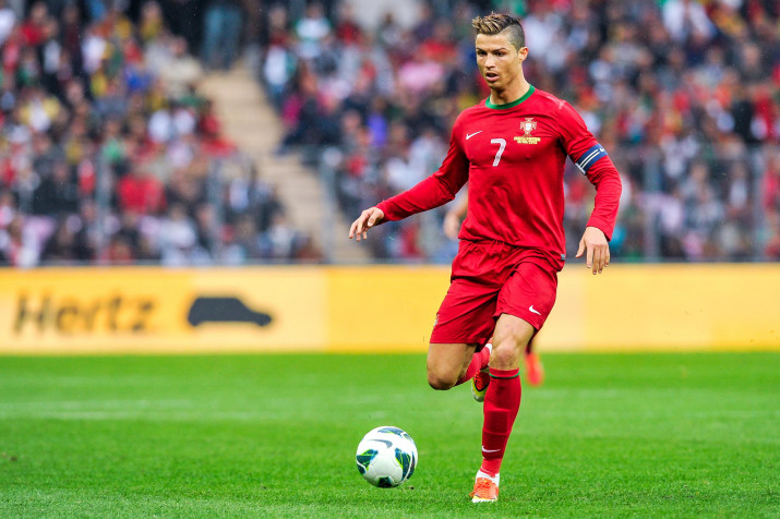 Cr 7 Ronaldo Desktop HD Background 3000x1996px