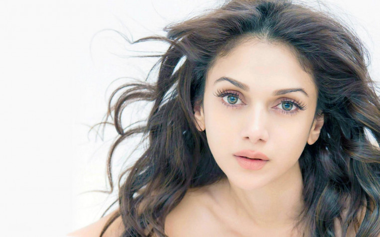 Aditi Rao Hydari Widescreen HD Wallpaper 1920x1200px