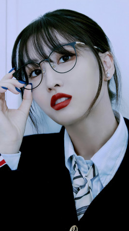 Momo Hirai 4k Phone Wallpaper 2160x3840px