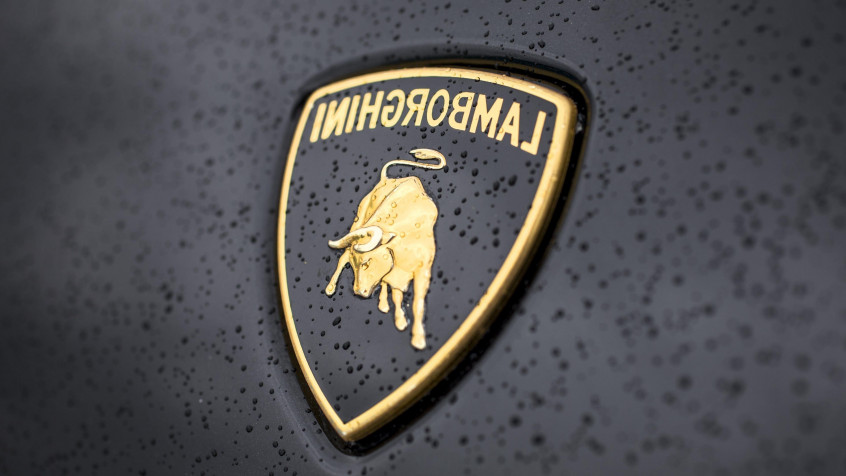 Lamborghini Logo 4k UHD Wallpaper 3840x2160px