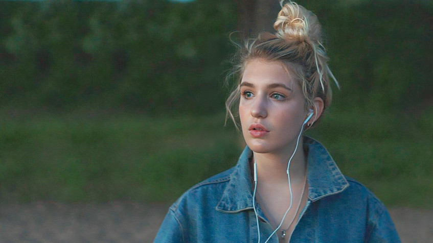 Sophie Nelisse Full HD 1080p Wallpaper 1920x1080px