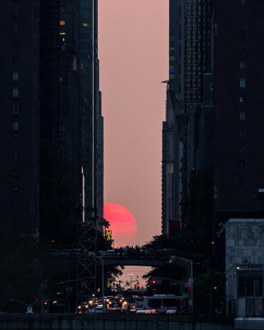 Manhattanhenge Phone HD Background 1080x1350px