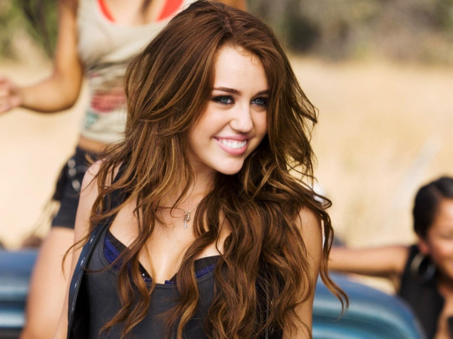 Miley Cyrus Background Image 1600x1200px