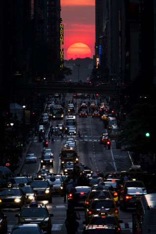 Manhattanhenge Android Wallpaper 1667x2500px