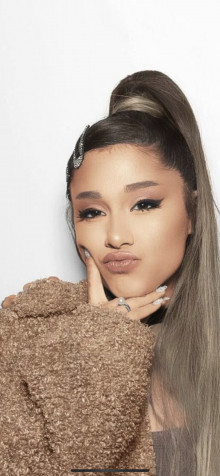 Cute Ariana Grande iPhone 11 Pro Max Wallpaper 1242x2688px