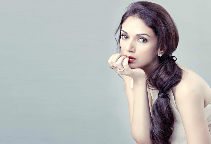 Aditi Rao Hydari Desktop HD Wallpaper 3200x2189px